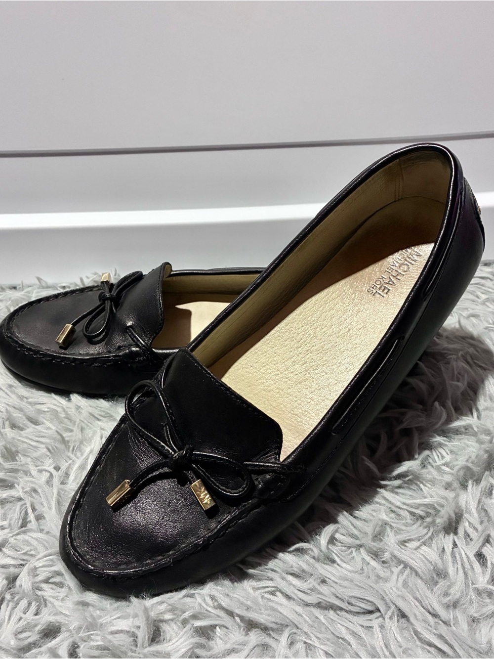 Michael Kors Sutton loafers 100% leather black daisy moccasins flats 8